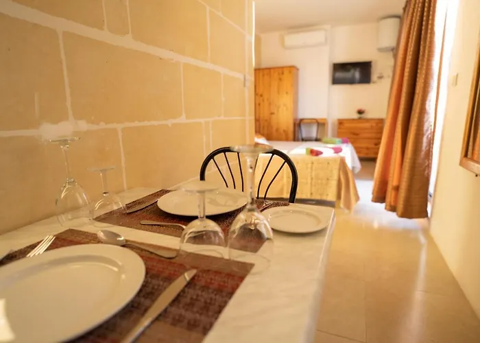 Sunset Seaview Apartment Marsalforn