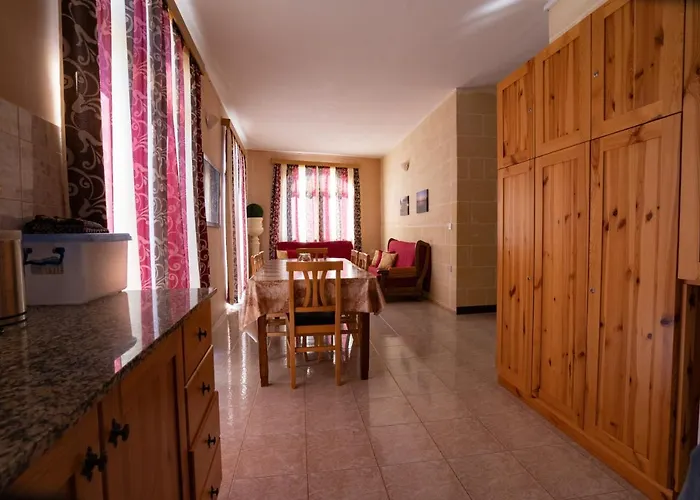 Sunset Seaview Apartment Marsalforn